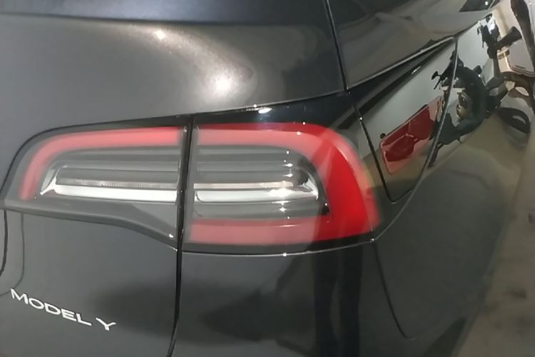 Tesla Model Y 2024 #8 Tesla Model Y 2024 immagine di auto #8