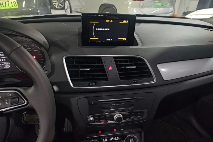 Audi Q3 2019 immagine di auto #13