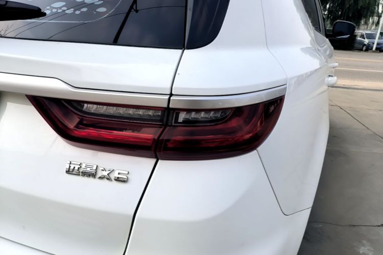 GEELY Vision X6 2021 immagine di auto #8