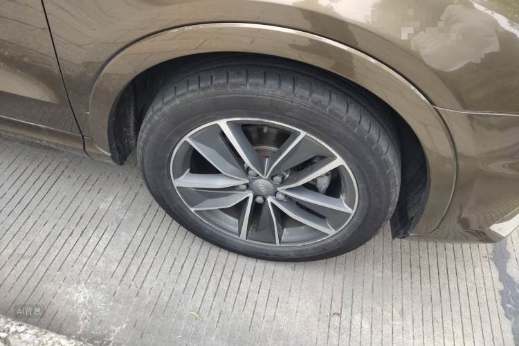 Audi Q3 2019 car image #9