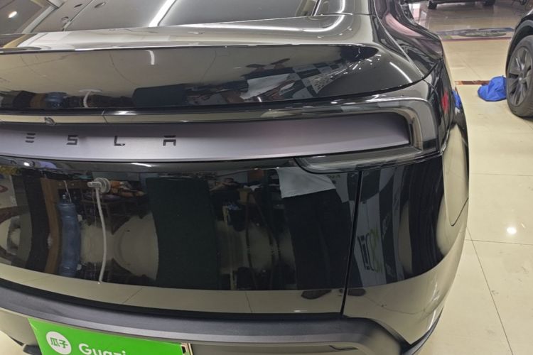 Tesla Model Y 2025 car image #8