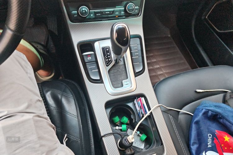 GEELY Emgrand GS 2018 car image #16