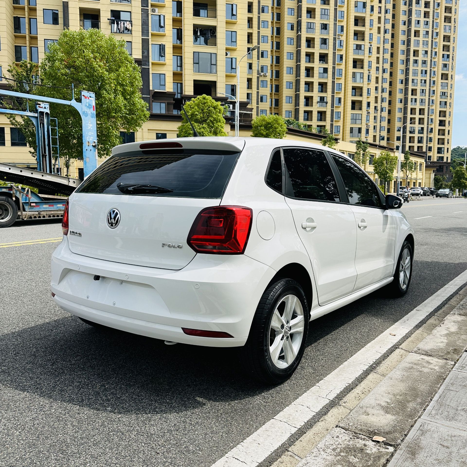 Volkswagen Polo 2016 car image #3