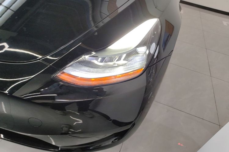 Tesla Model Y 2023 car image #23