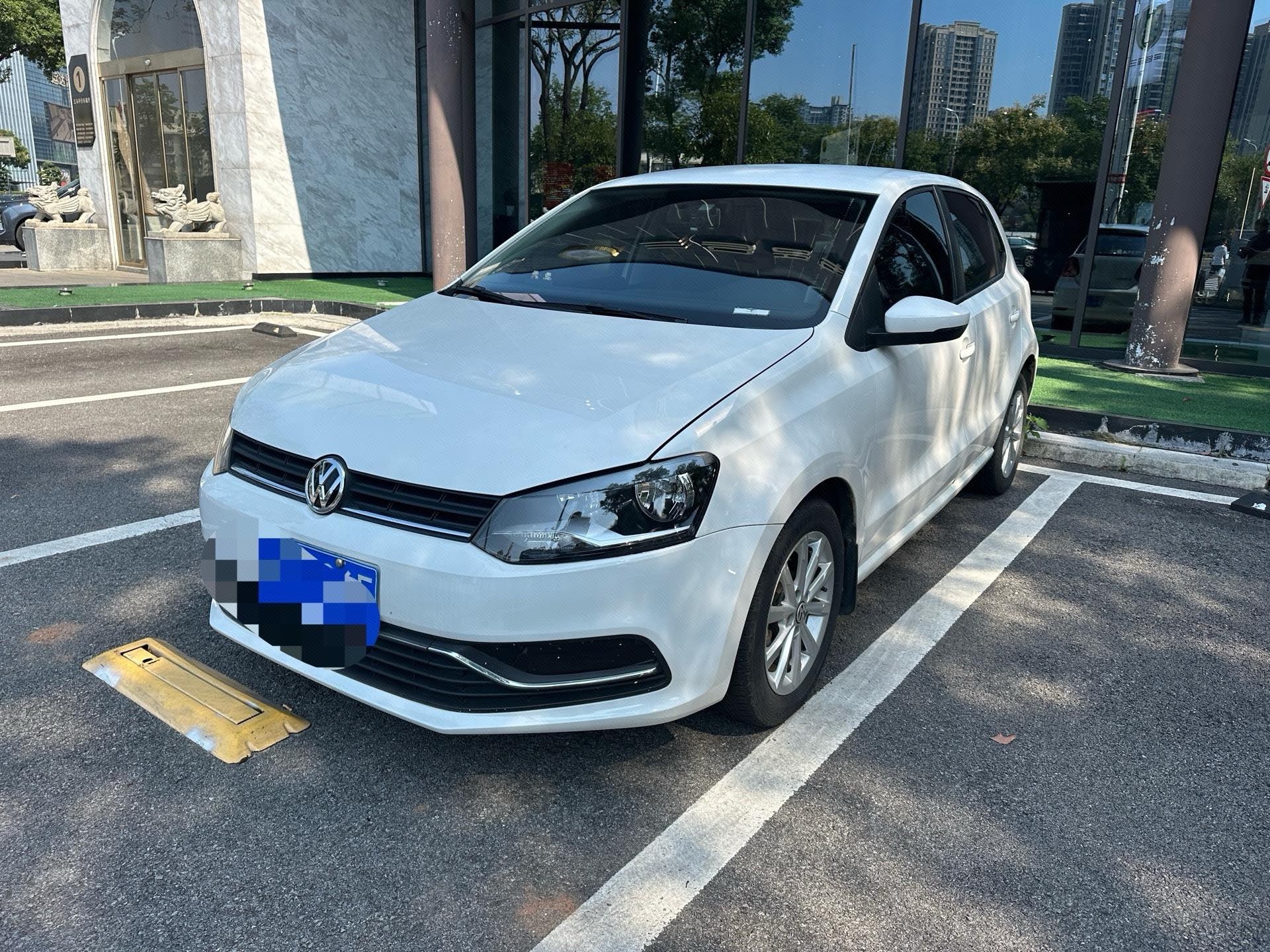 Volkswagen Polo 2018 car image 