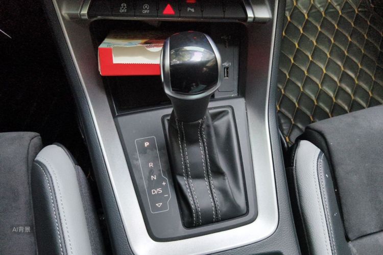 Audi Q3 2021 immagine di auto #16
