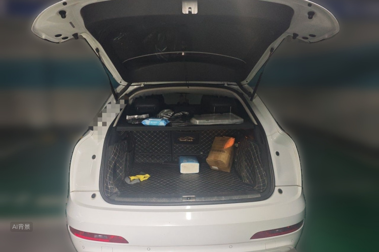 Audi Q3 2015 car image #21