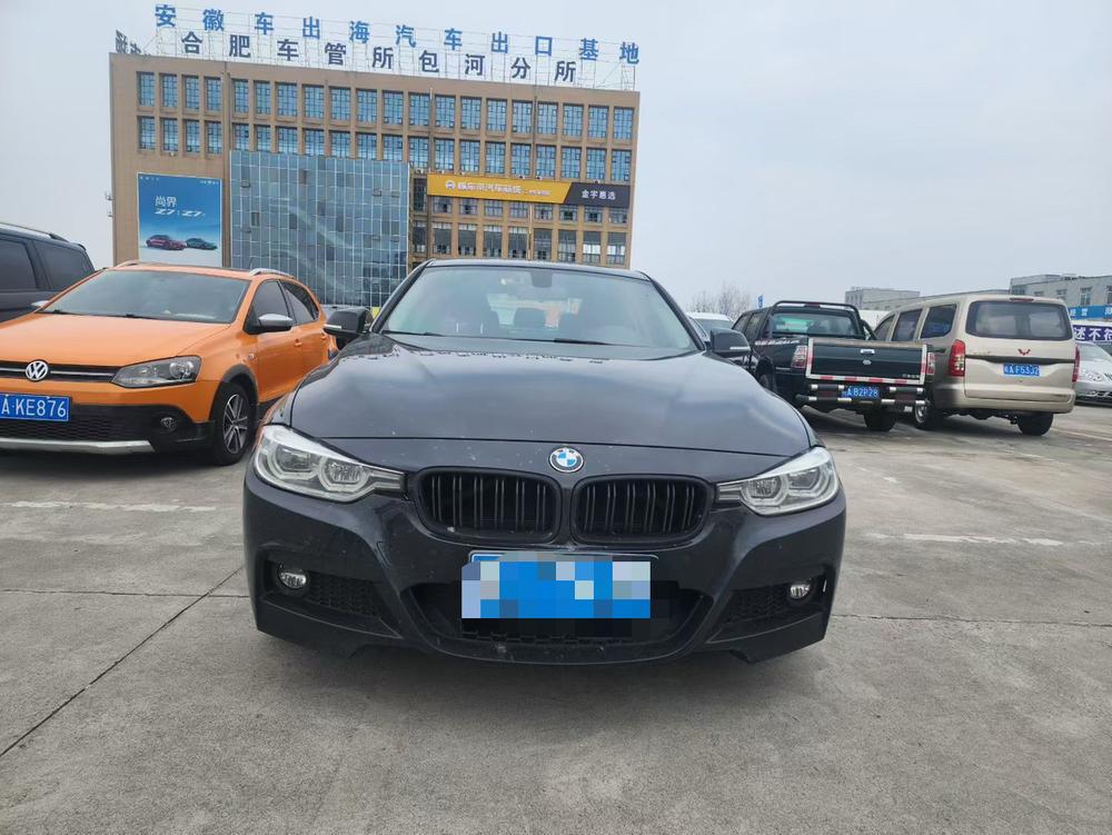 BMW 3 Series 2018 immagine di auto #2