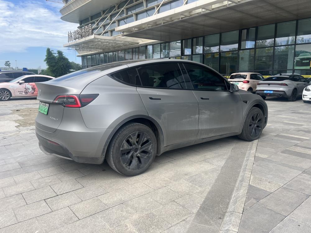 Tesla Model Y 2024 car image #6