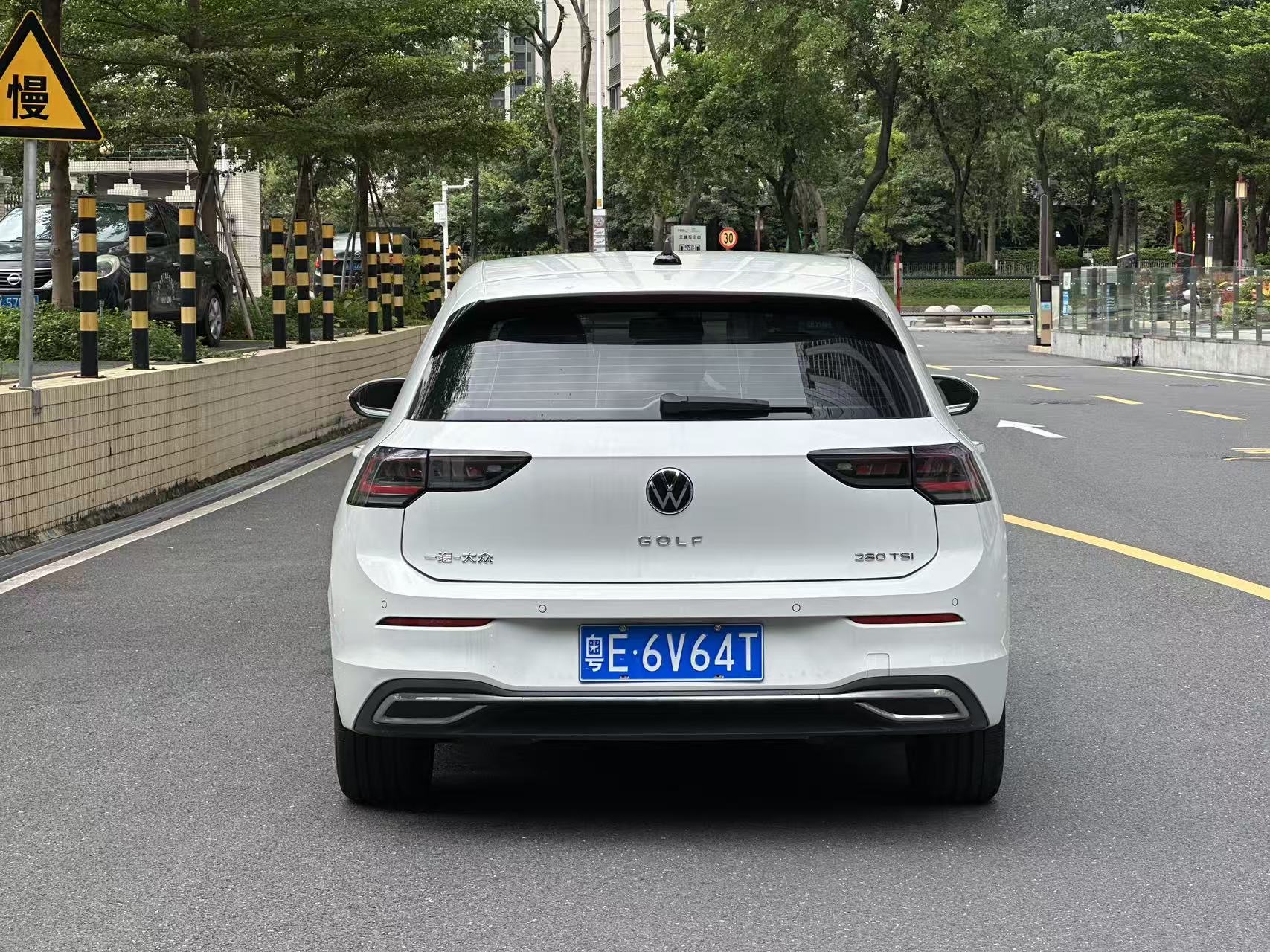 Volkswagen Golf 2021 car image #9