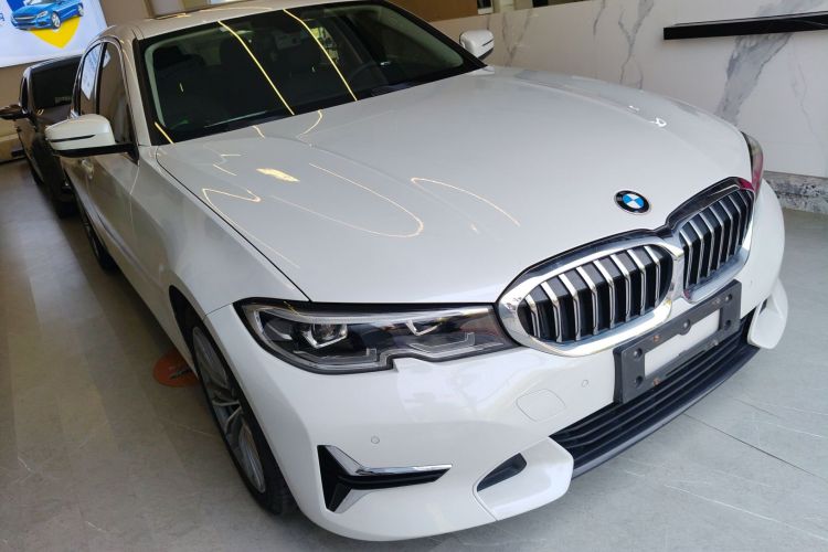 BMW 3 Series 2019 car image #4