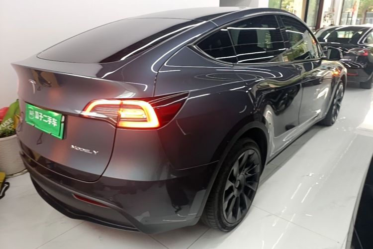 Tesla Model Y 2022 image de voiture #5