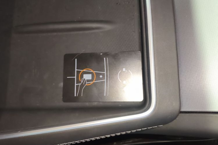 Tesla Model Y 2025 #14 Tesla Model Y 2025 car image #14