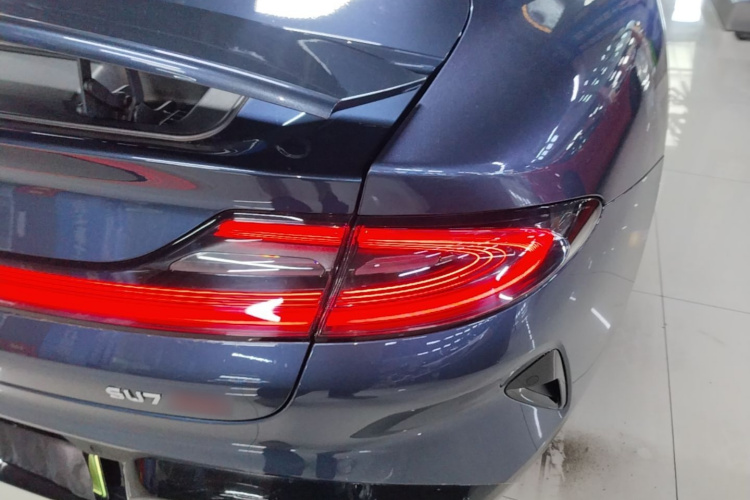 MI SU7 2024 image de voiture #8