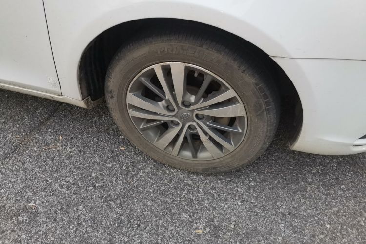 GEELY Emgrand 2018 car image #9