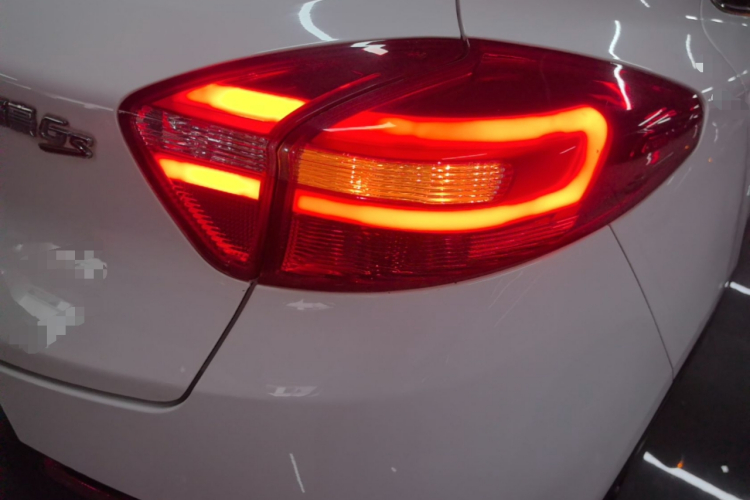GEELY Emgrand GS 2016 immagine di auto #8