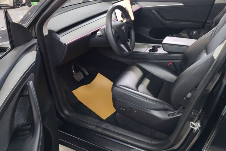 Tesla Model Y 2024 #16 Tesla Model Y 2024 car image #16