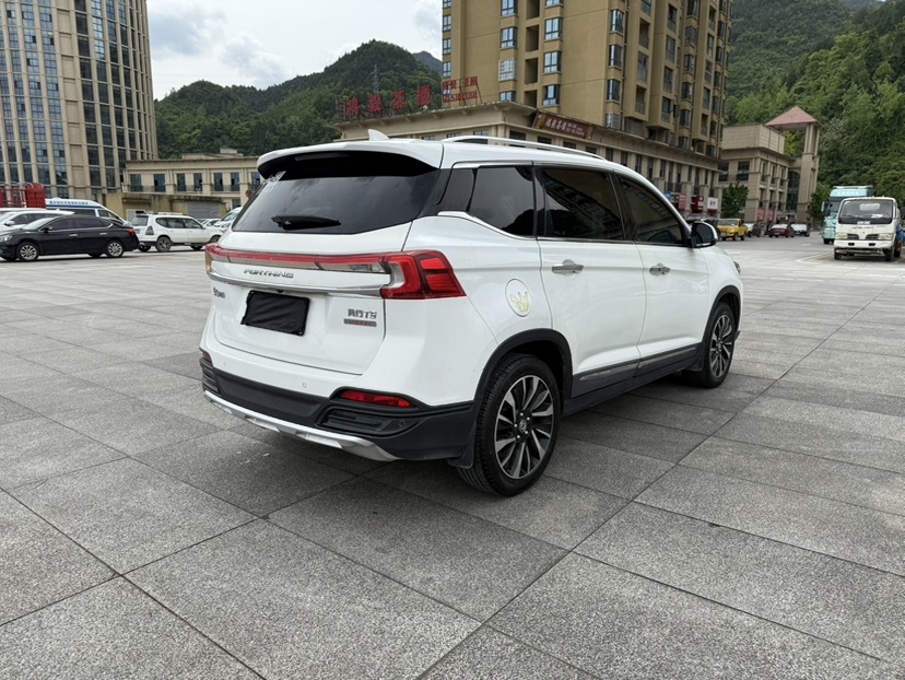 Forthing T5 2019 car image #4