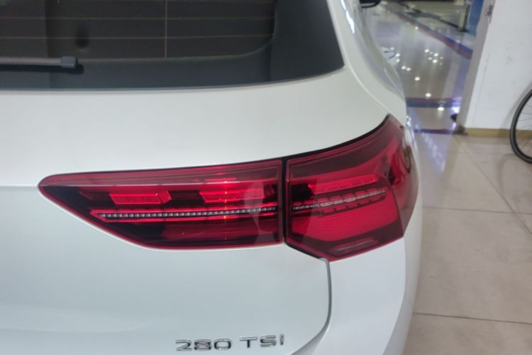 Volkswagen Golf 2023 imagem de carro #8