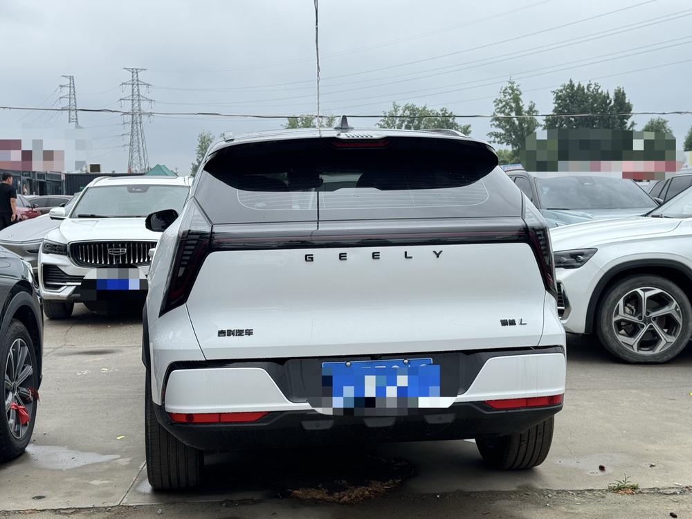 GEELY Boyue L 2025 car image #5
