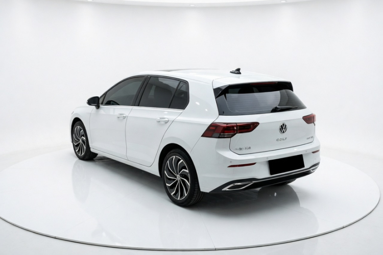 Volkswagen Golf 2021 car image #5