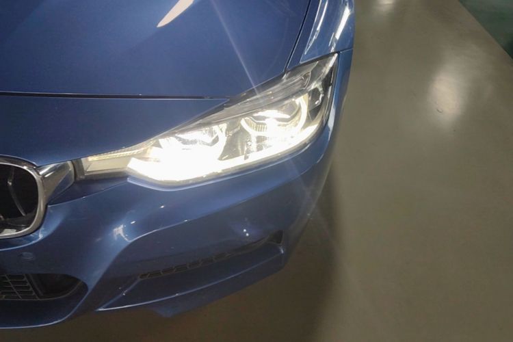 BMW 3 Series 2017 car image #23