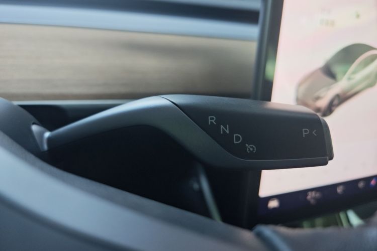 Tesla Model 3 2020 car image #18