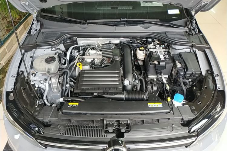 Volkswagen Golf 2024 #20 Volkswagen Golf 2024 صورة سيارة #20