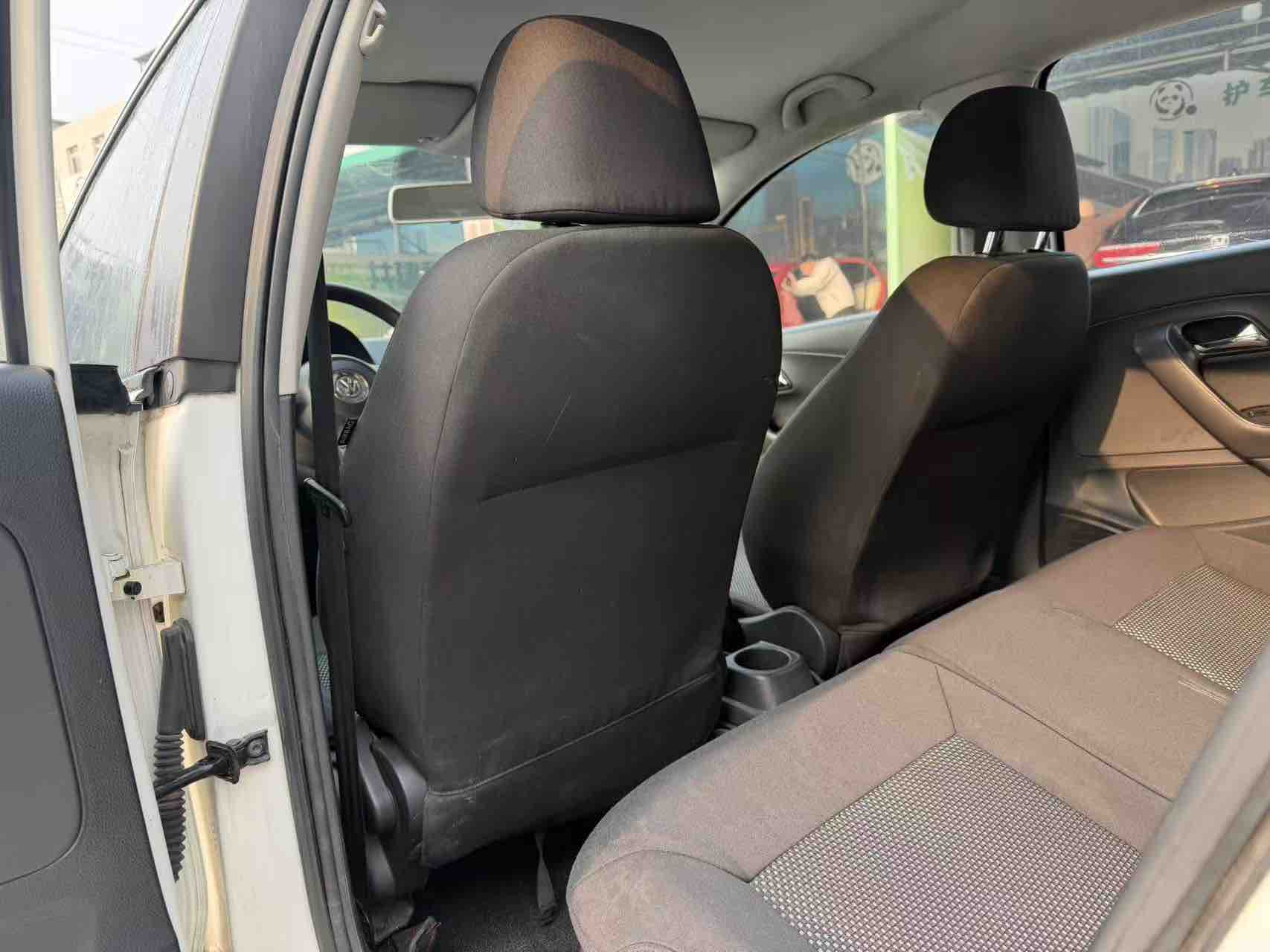 Volkswagen Polo 2014 #4 Volkswagen Polo 2014 car image #4