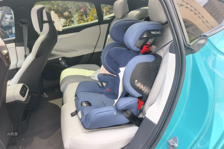 MI SU7 2024 immagine di auto #19