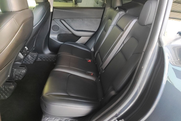 Tesla Model Y 2024 #17 Tesla Model Y 2024 car image #17