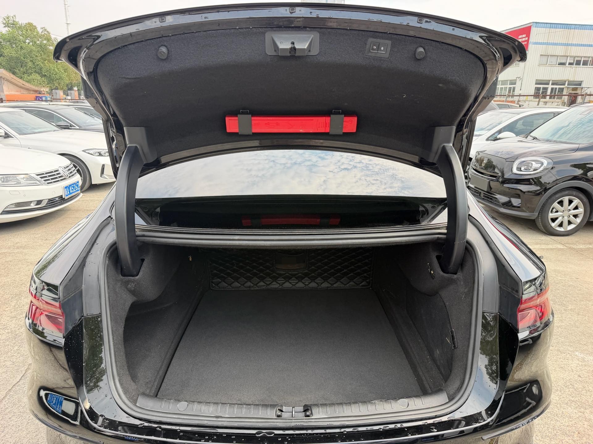 BYD Han 2023 car image #12