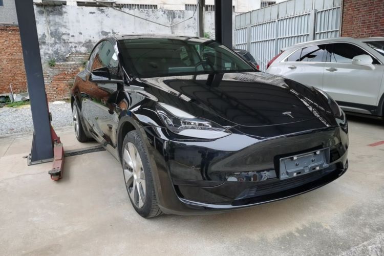 Tesla Model Y 2023 #4 Tesla Model Y 2023 car image #4
