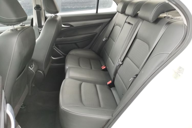 GEELY Emgrand 2021 изображение автомобиля #17