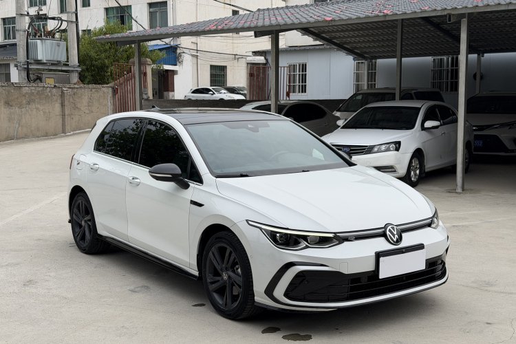 Volkswagen Golf 2022 car image #5