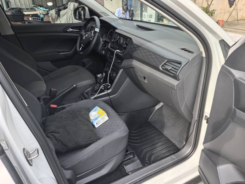 Volkswagen T-Cross 2020 #6 Volkswagen T-Cross 2020 car image #6