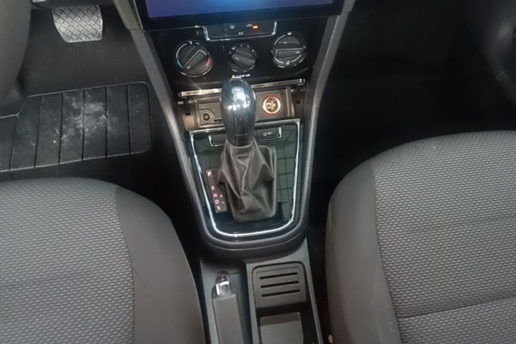 Volkswagen Bora 2023 immagine di auto #18
