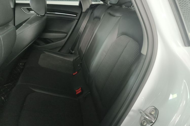 Audi A3 2019 car image #17