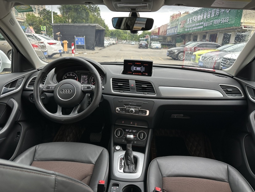 Audi Q3 2017 car image #7