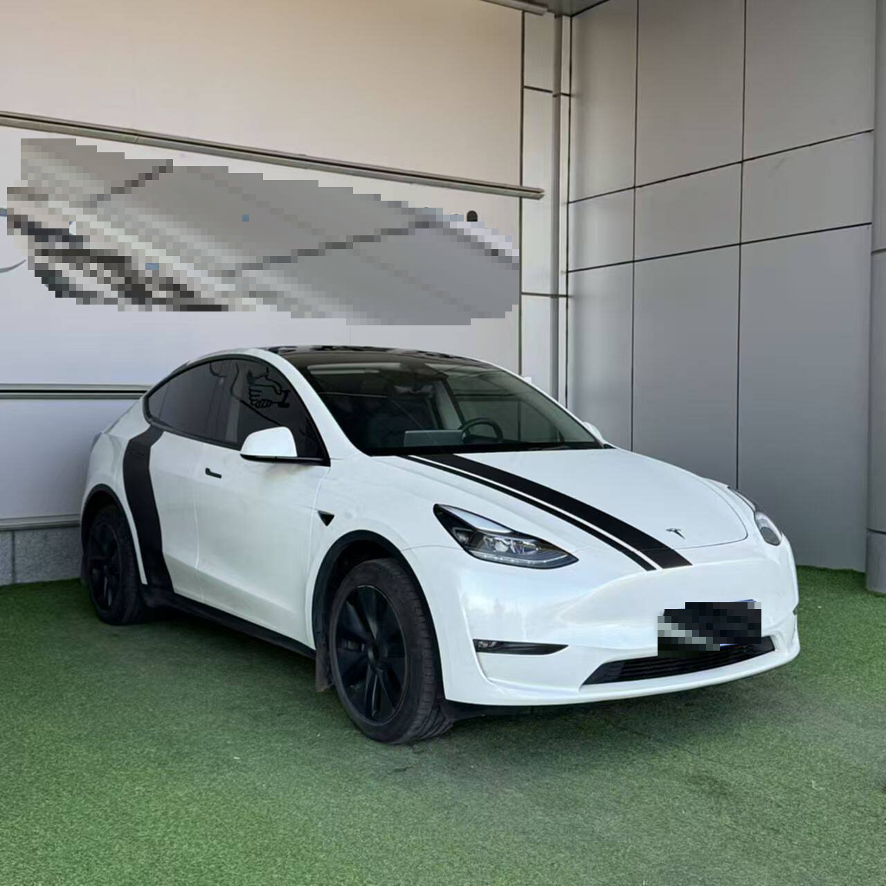 Tesla Model Y 2024 #4 Tesla Model Y 2024 car image #4