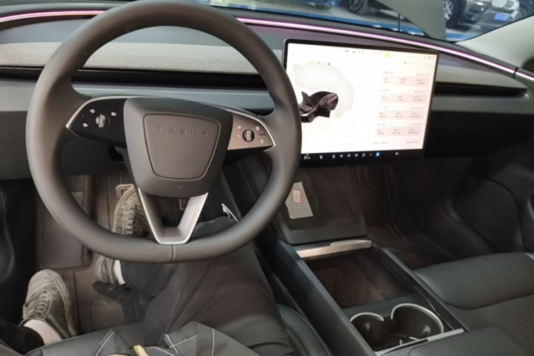 Tesla Model 3 2024 #10 Tesla Model 3 2024 car image #10