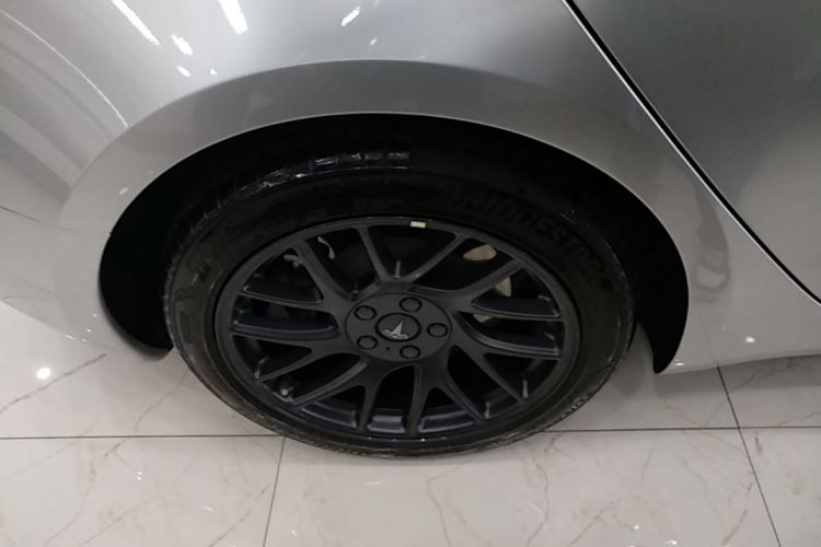 Tesla Model 3 2025 car image #10
