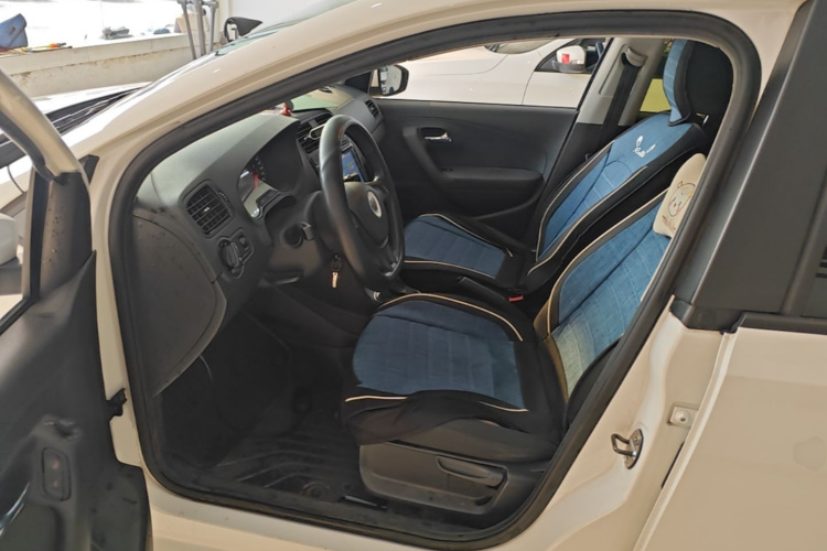 Volkswagen Polo 2018 car image #15