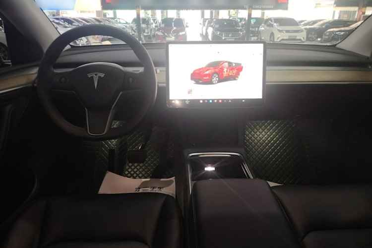 Tesla Model Y 2023 #10 Tesla Model Y 2023 car image #10