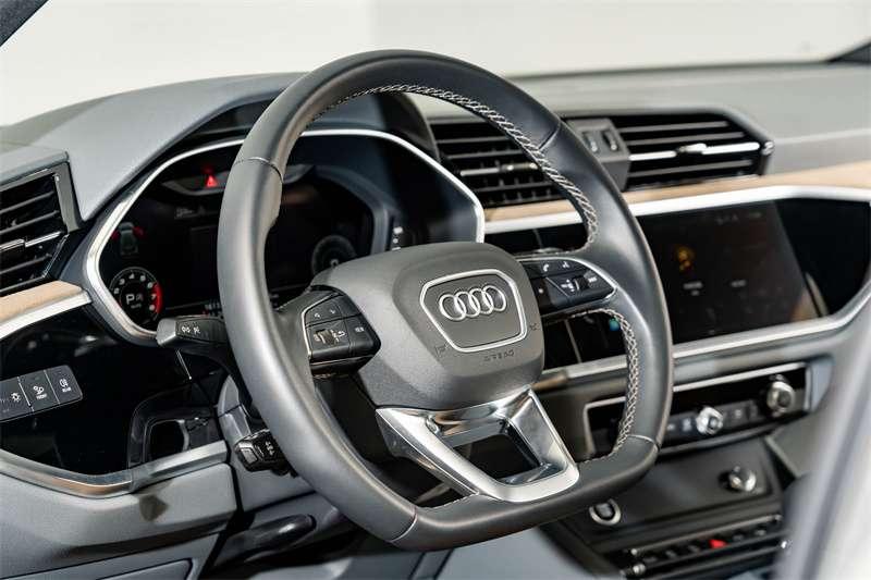Audi Q3 2023 car image #16