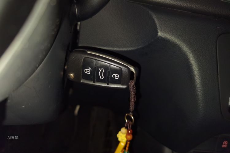 Audi Q3 2019 car image #10