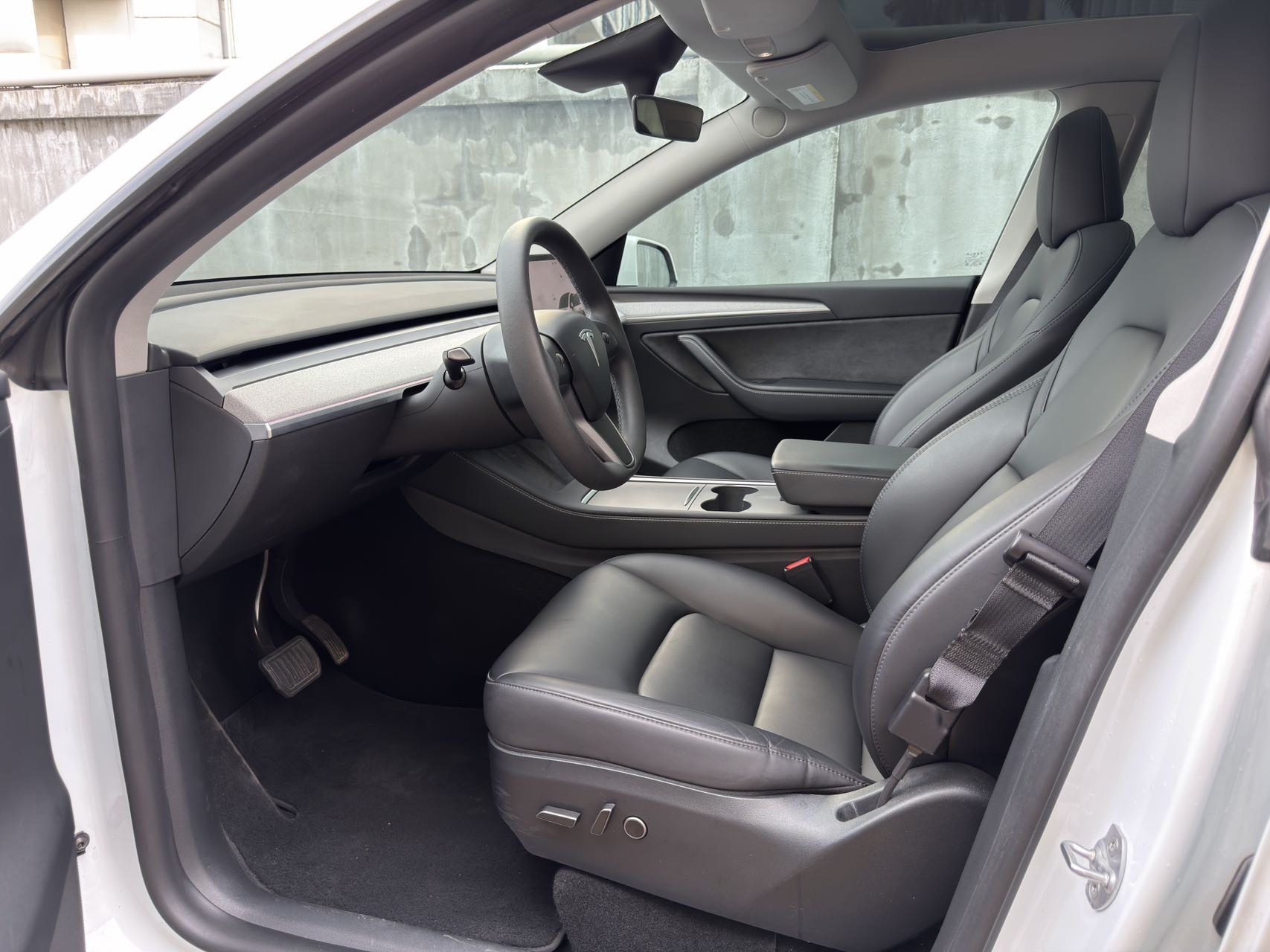 Tesla Model Y 2024 #7 Tesla Model Y 2024 car image #7