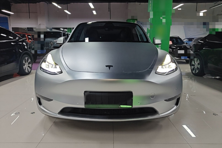 Tesla Model Y 2022 car image #3