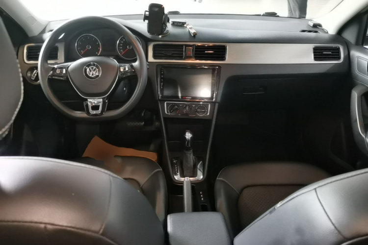 Volkswagen Santana 2016 car image #10