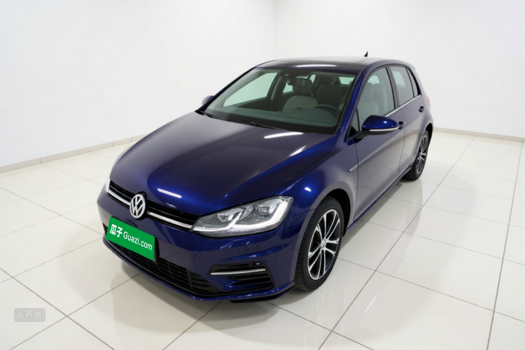 Volkswagen Golf 2020 car image #2